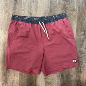 Vuori Men's Shorts Size XL